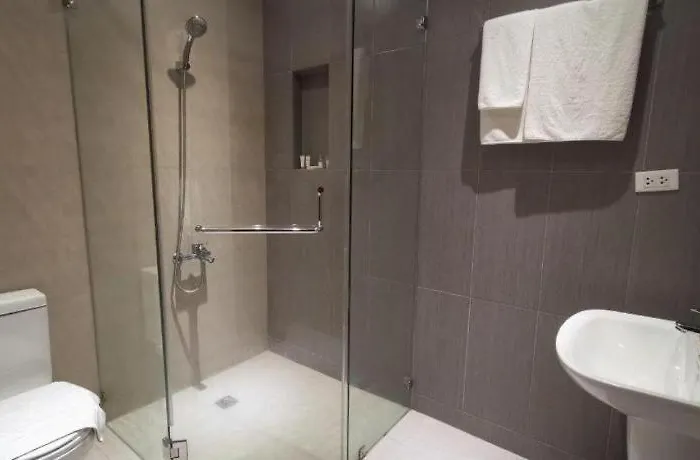 Hotel Maxx Ortigas 4*