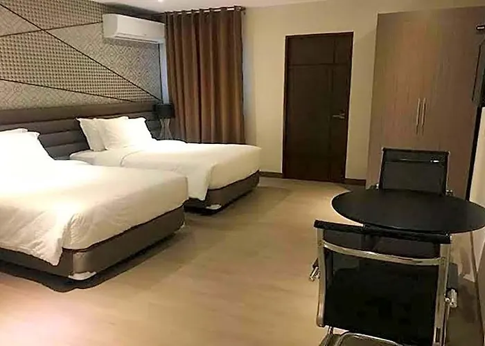 Hotel Maxx Ortigas 4*