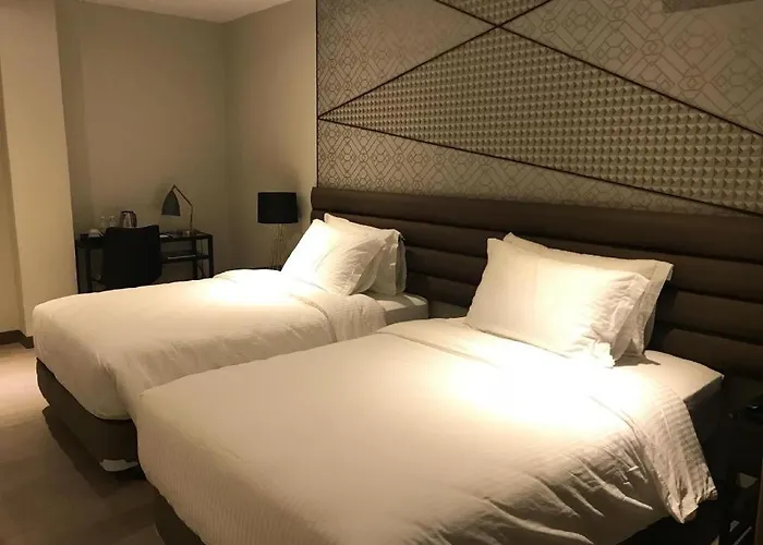 Maxx Ortigas 4*